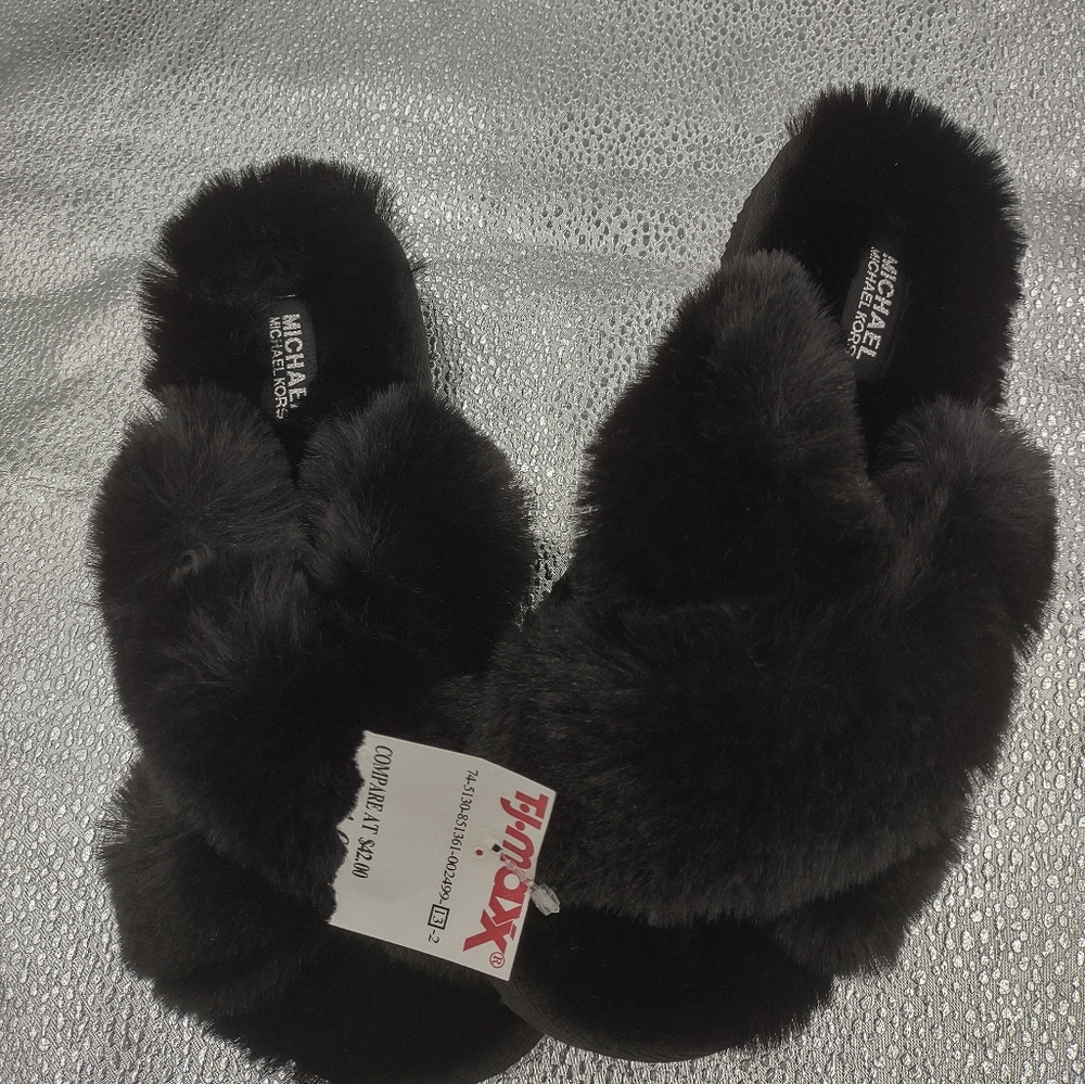 BNWT Michael Kors fury slippers